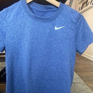 Nike drift t-shirt size small